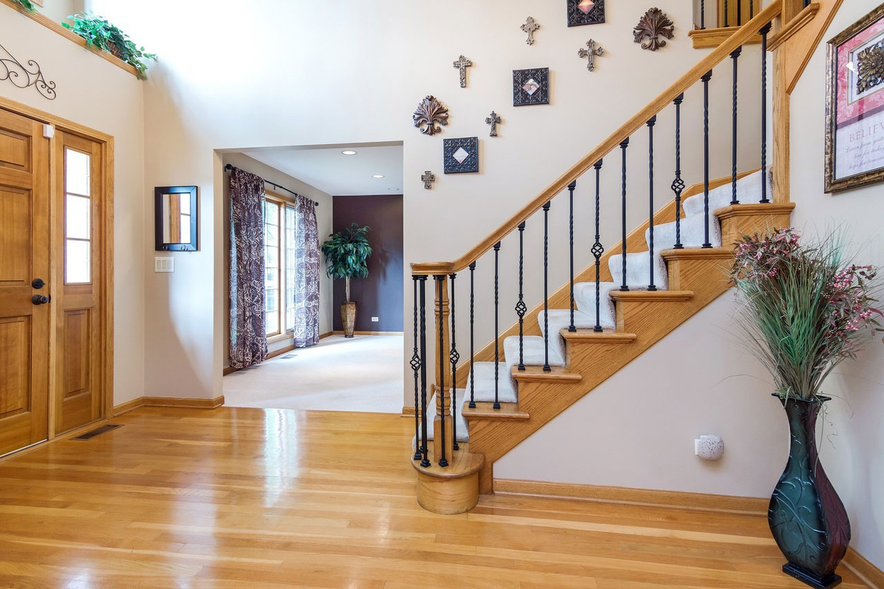 Rolling Meadows home before a remodel