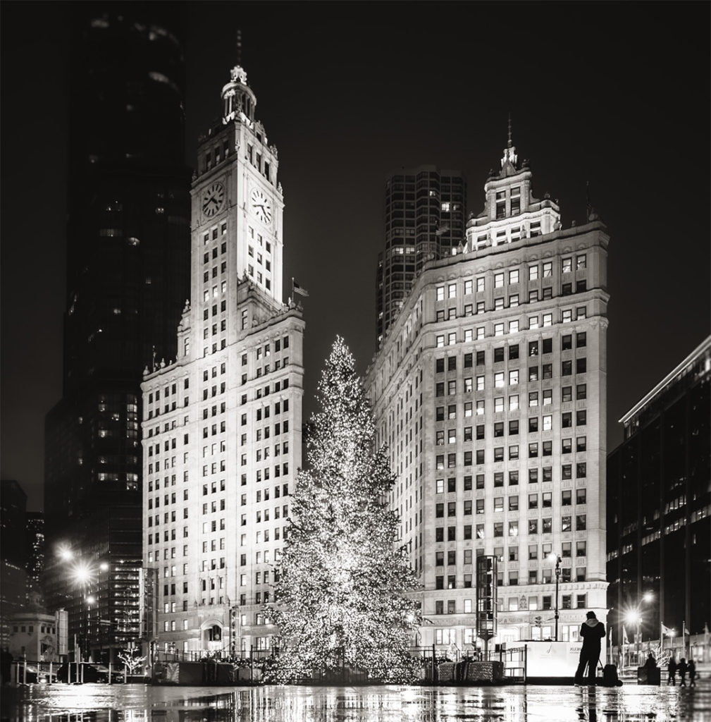 Pioneer Court on Michigan Avenue in Chicago